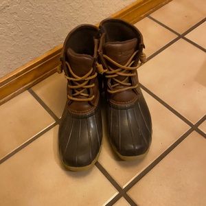 Girls brown Sperry boots